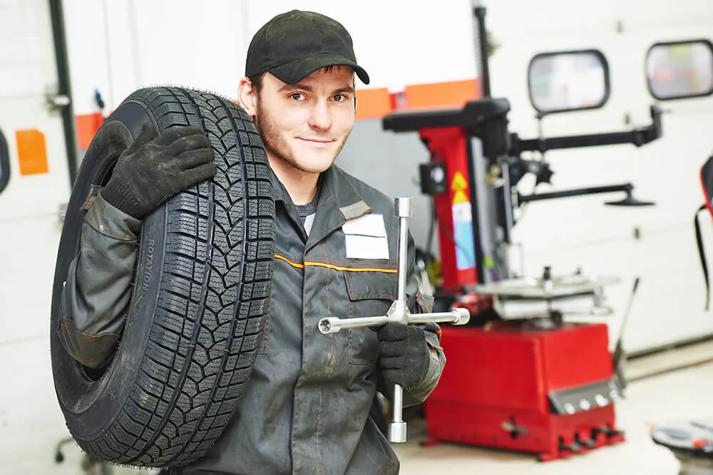 Keeping Your Car Running Smoothly With Auto Mechanic Services